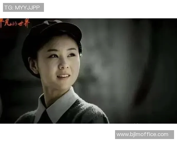 足球明星与平凡女孩的浪漫爱情故事终章揭晓情感纠葛与梦想交织的结局