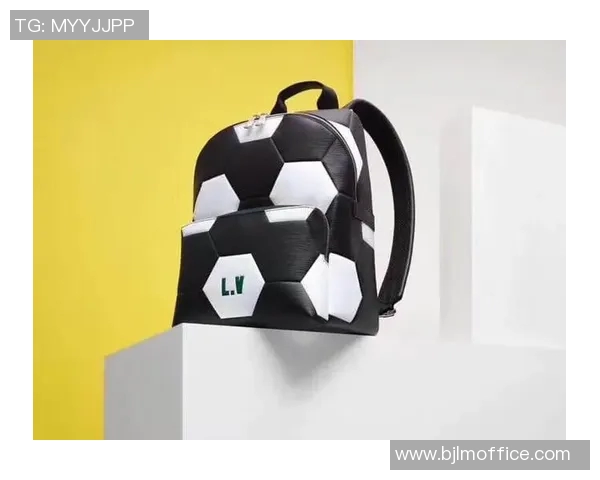 足球明星专用双肩背包时尚与实用兼备的完美选择