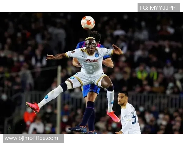 足球明星中学历最高的球员揭秘及其对职业生涯的影响分析 足球明星中学历最高的球员揭秘及其对职业生涯的影响分析