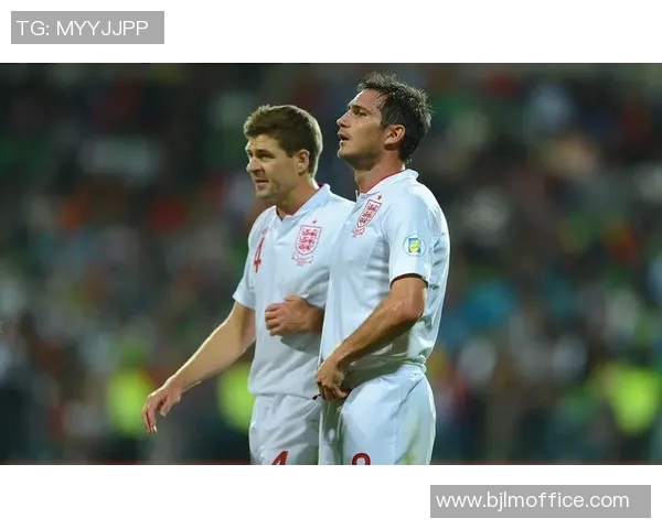 足球明星与路人互动踢球精彩瞬间视频合集分享