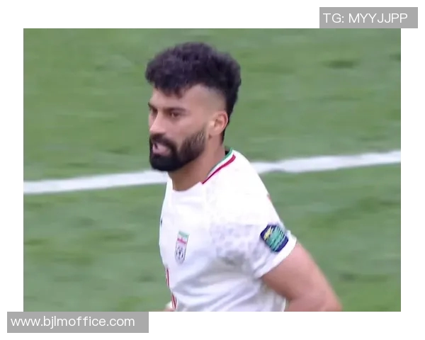 伊朗足球明星因涉嫌违法行为被捕视频曝光引发热议